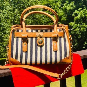 Charming Charlie Purse